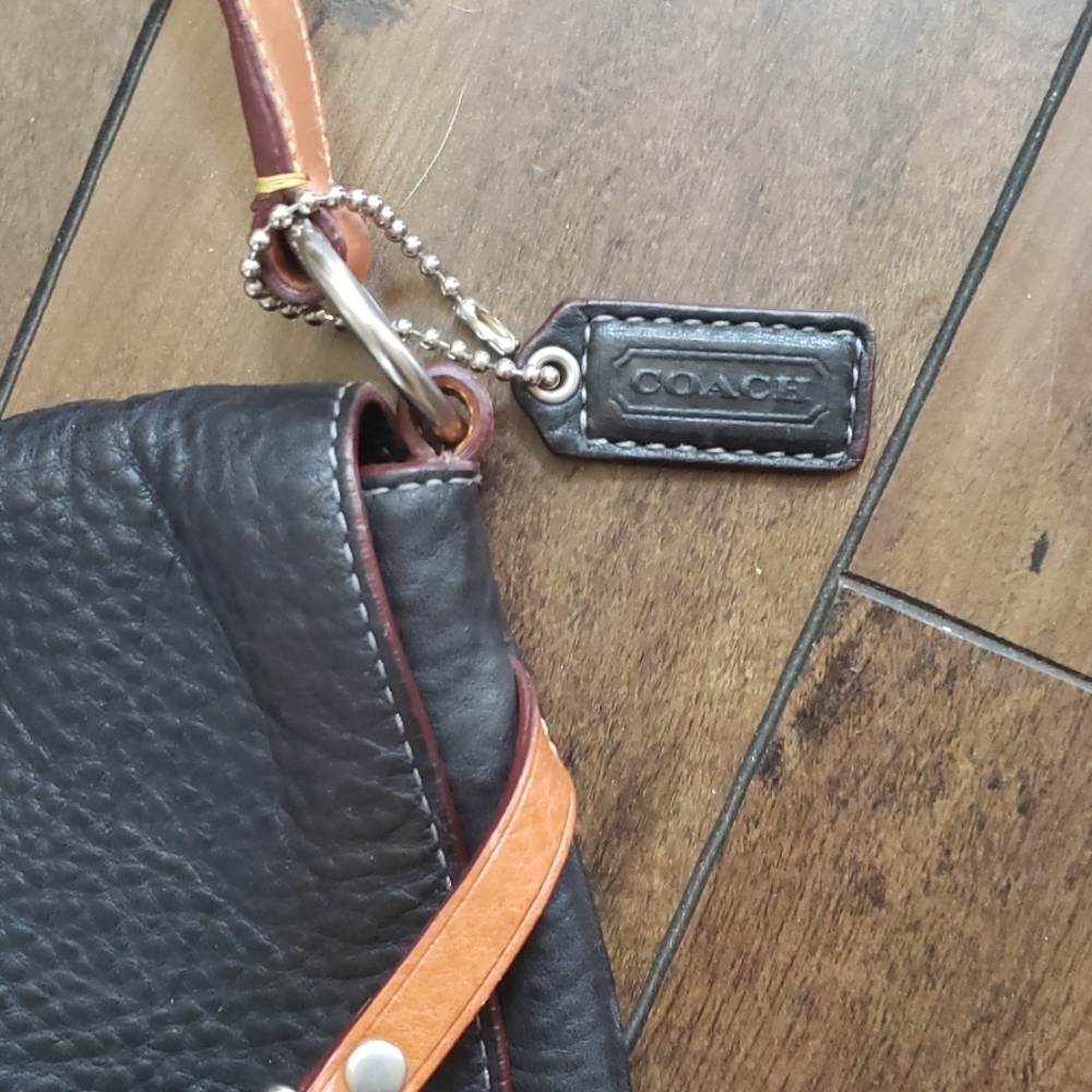 Small Coach shoulder bag - Picture 3 of 11